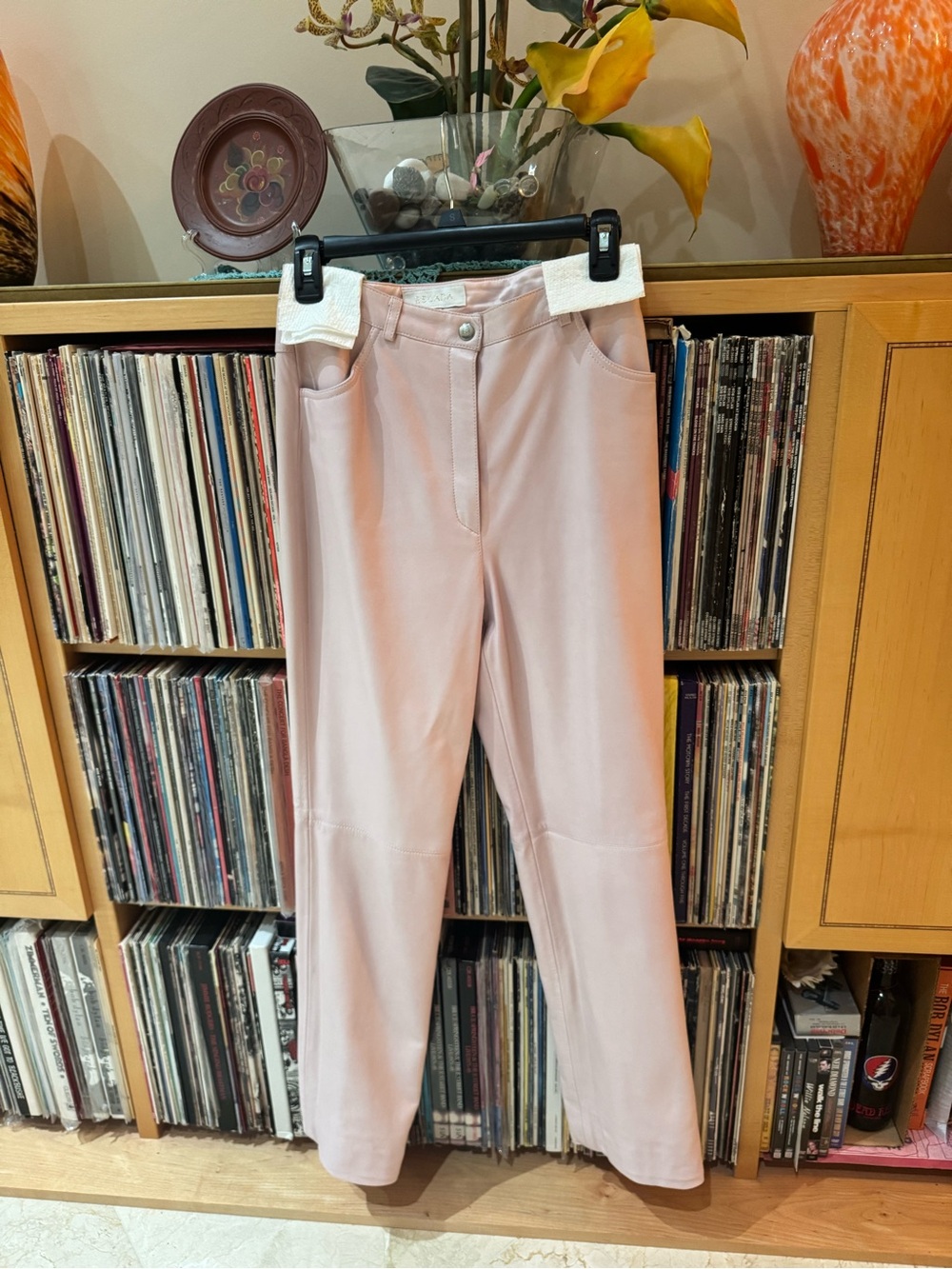 PRICE DROP: NW/OT, lined,Pearlized PINK LAMBSKIN LEATHER pants, 36, by ESCADA